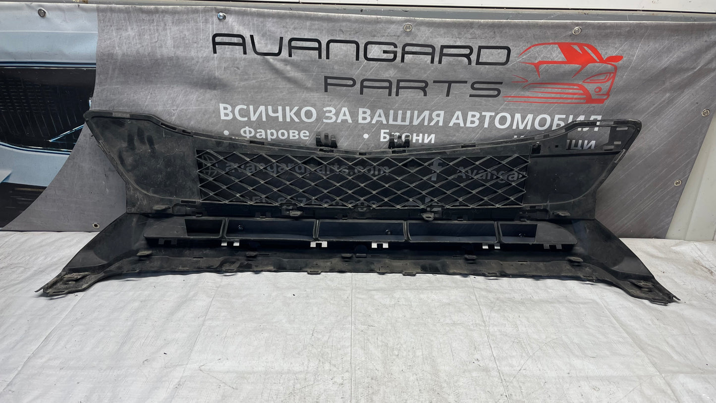 Mercedes C W204 решетка на предна броня