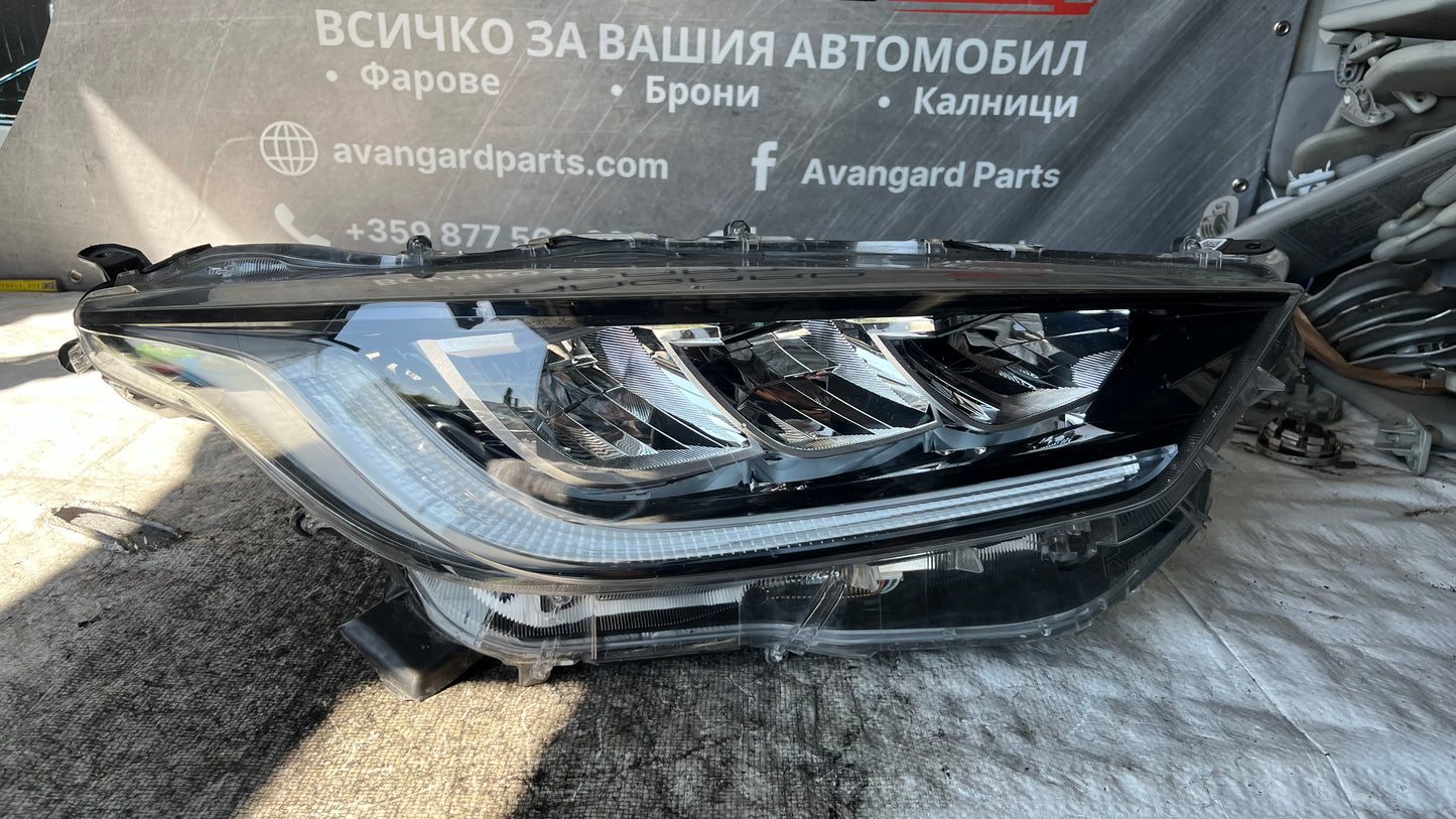 Toyota Yaris 2022 десен фар