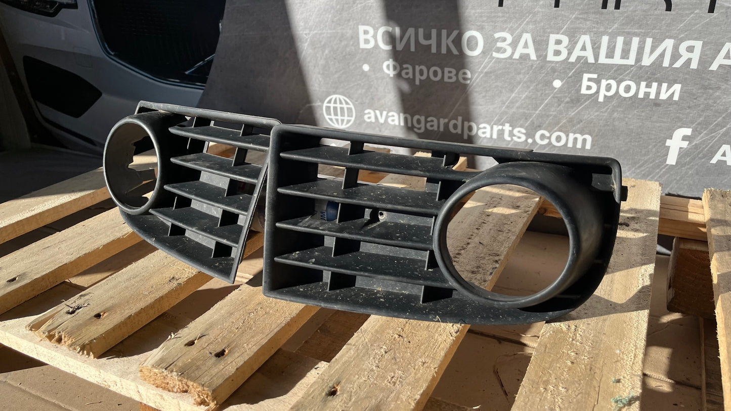 Лява и дясна решетка Volkswagen Golf 5