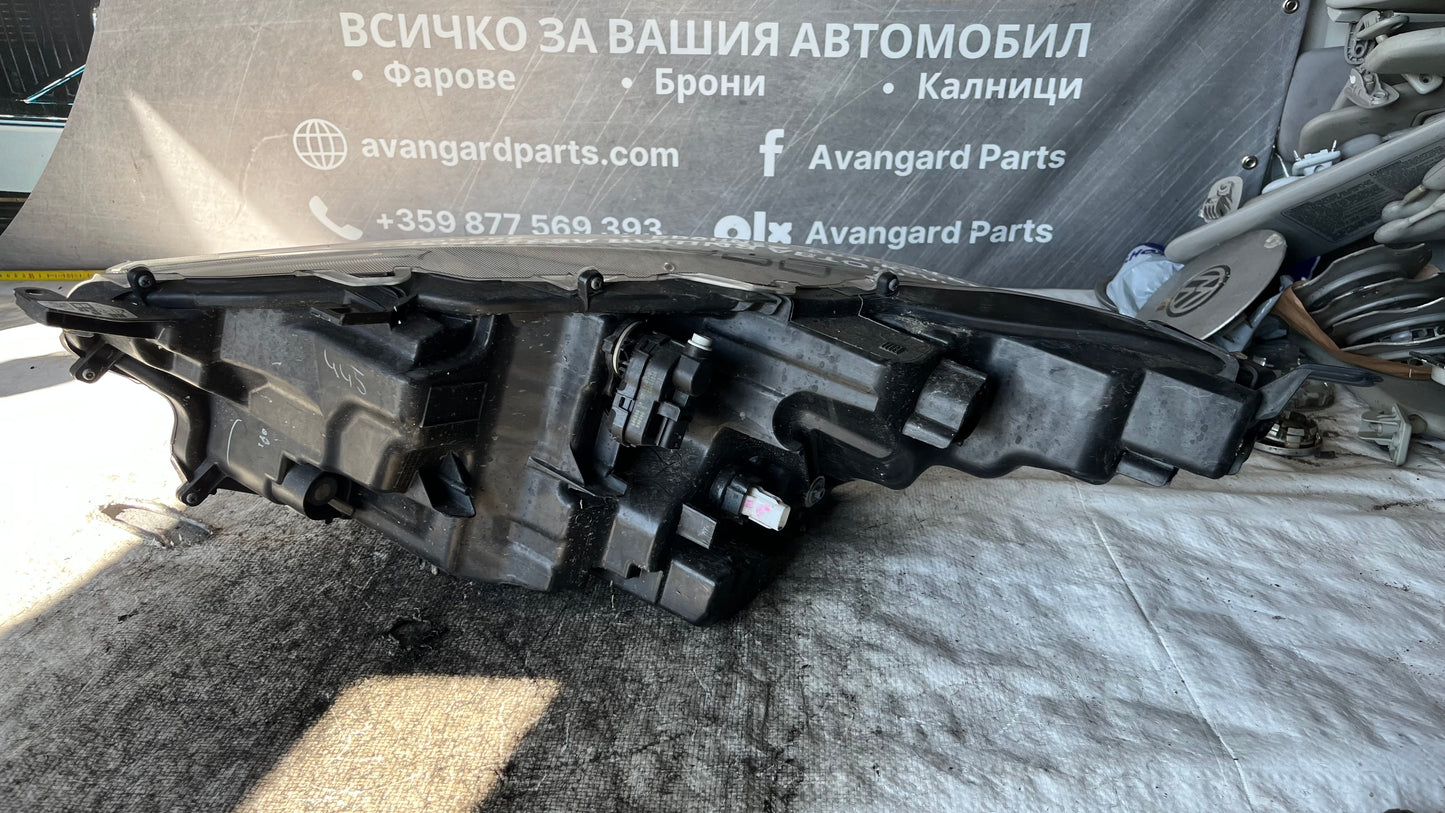 Toyota Yaris 2022 десен фар
