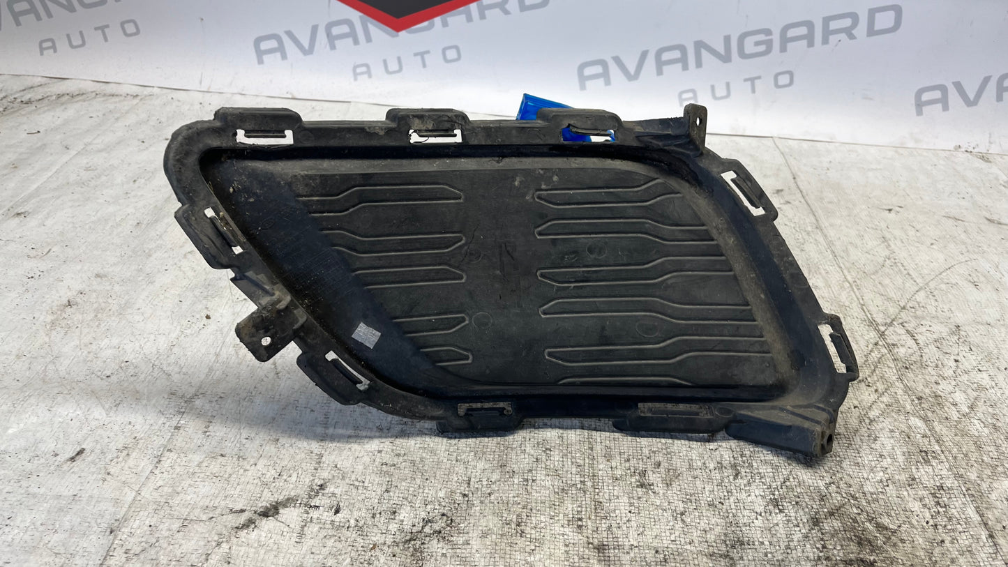 Kia Ceed дясна решетка за халоген