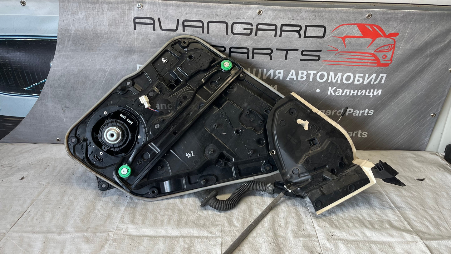 Mercedes A W176 кора на задна дясна врата