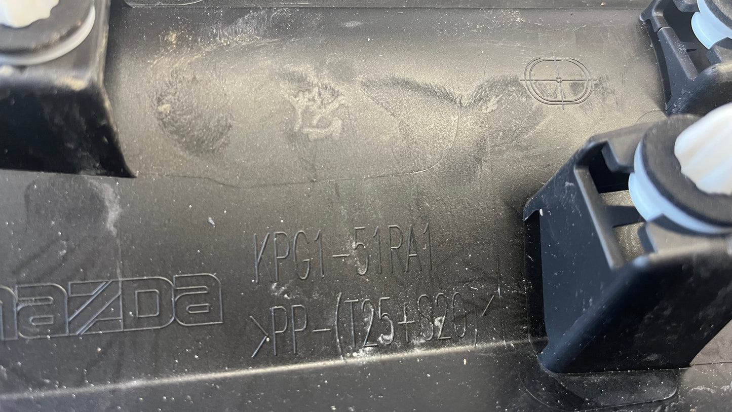 Декоративна лайстна за предна дясна врата Mazda CX-5 2023-