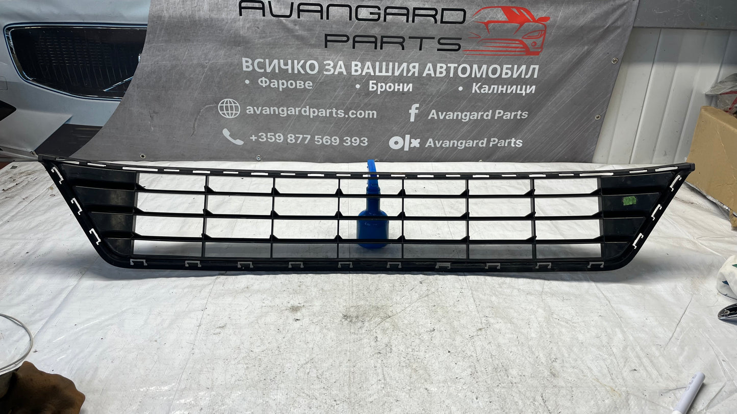 Volkswagen Golf 7 R 13- предна решетка на броня