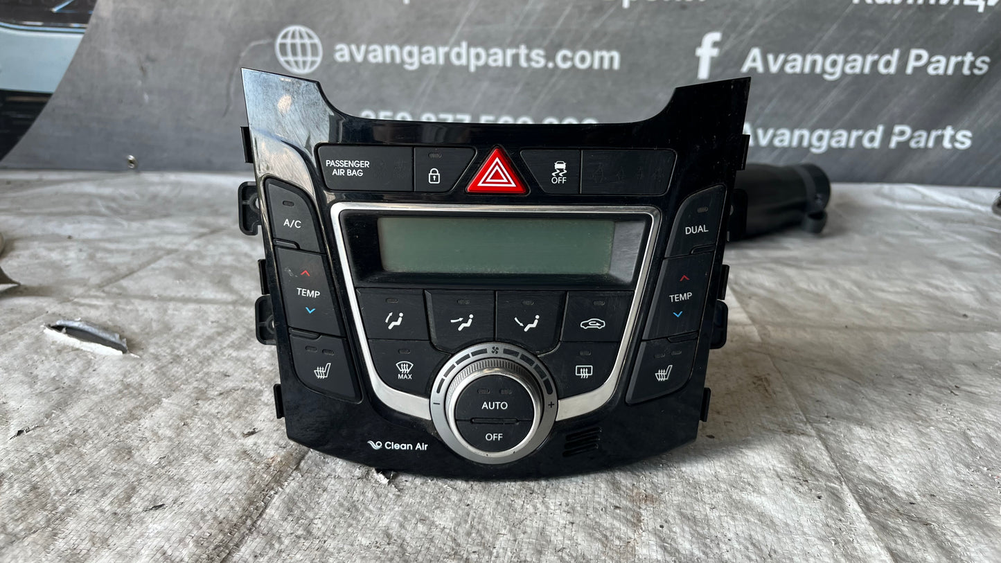 Панел климатроник Hyundai i30
