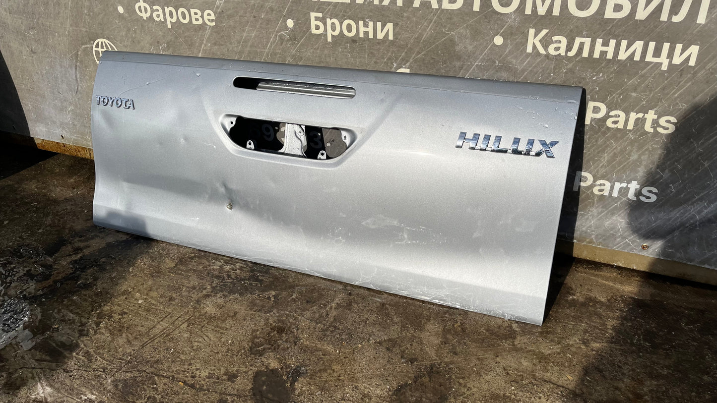 Багажна врата на пикап Toyota Hilux 2015-