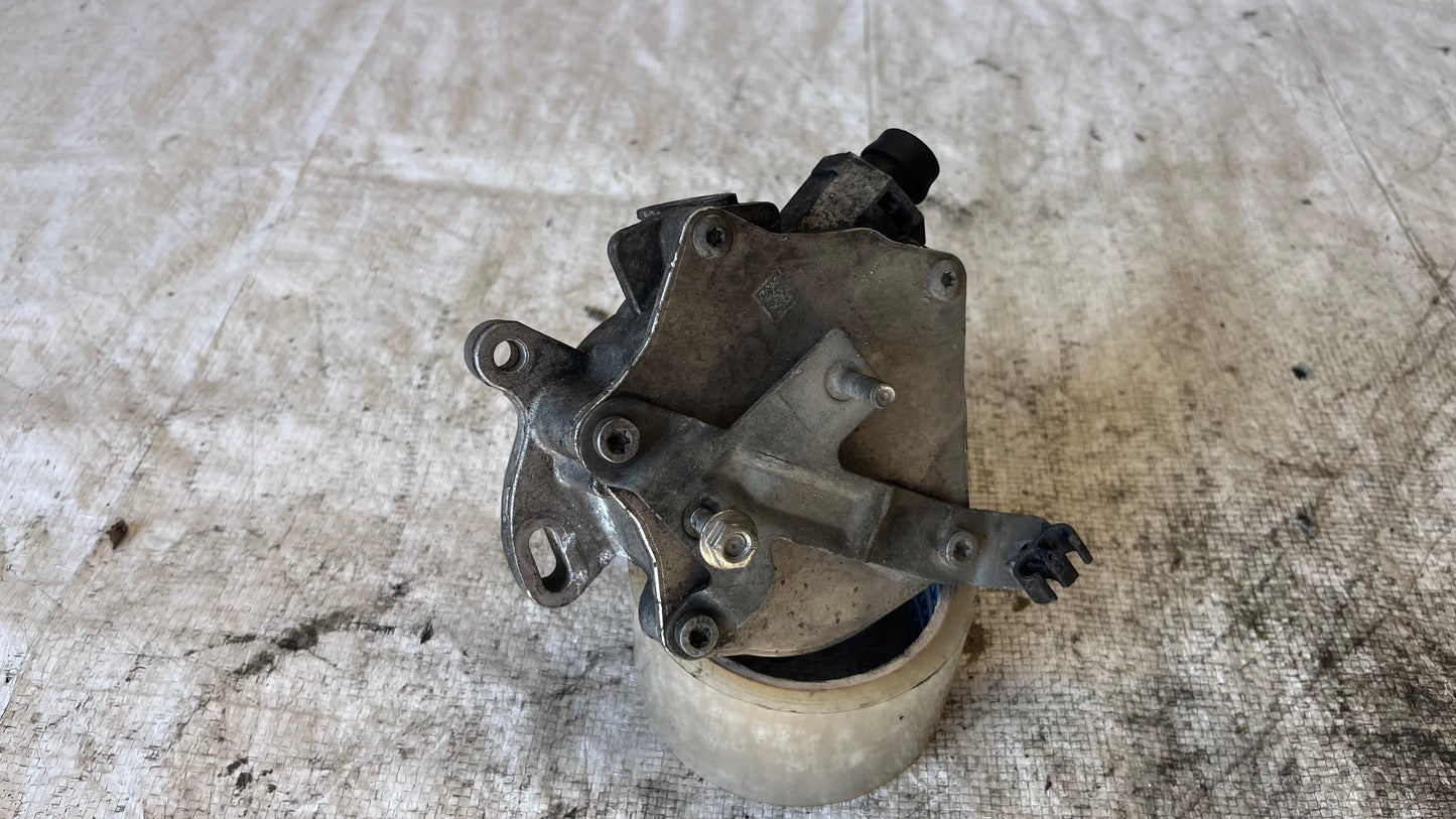 Ford Ecosport 1.0 вакуум помпа