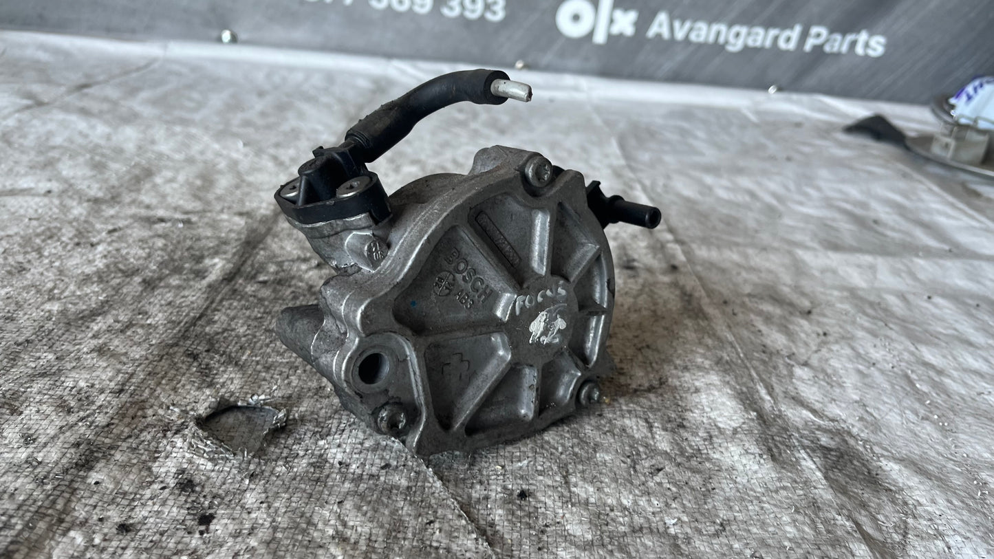 Volvo V40 1.6D вакуум помпа