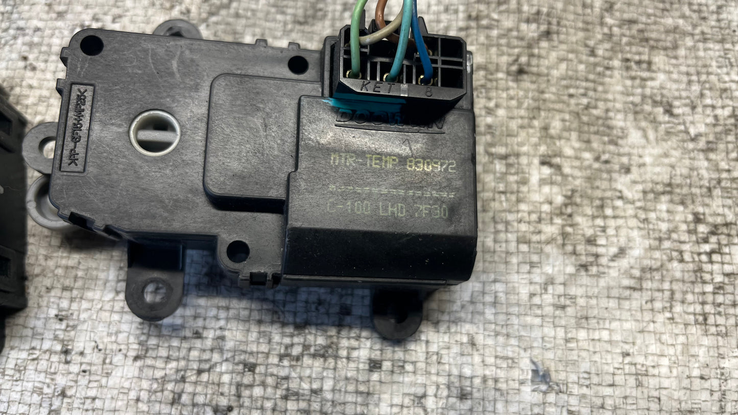 Chevrolet Captiva 06- 2 броя моторче за клапа парно