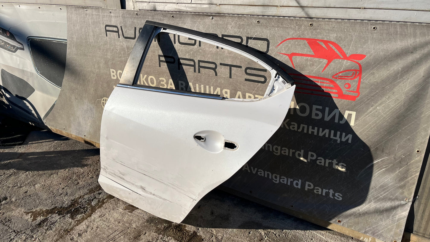 Задна лява врата Mazda 3 2014-2018