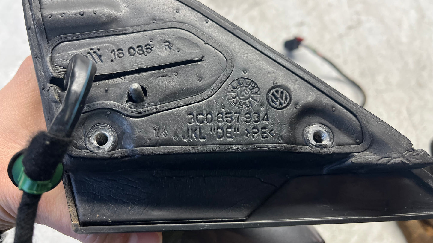 Volkswagen Passat 6 дясно огледало