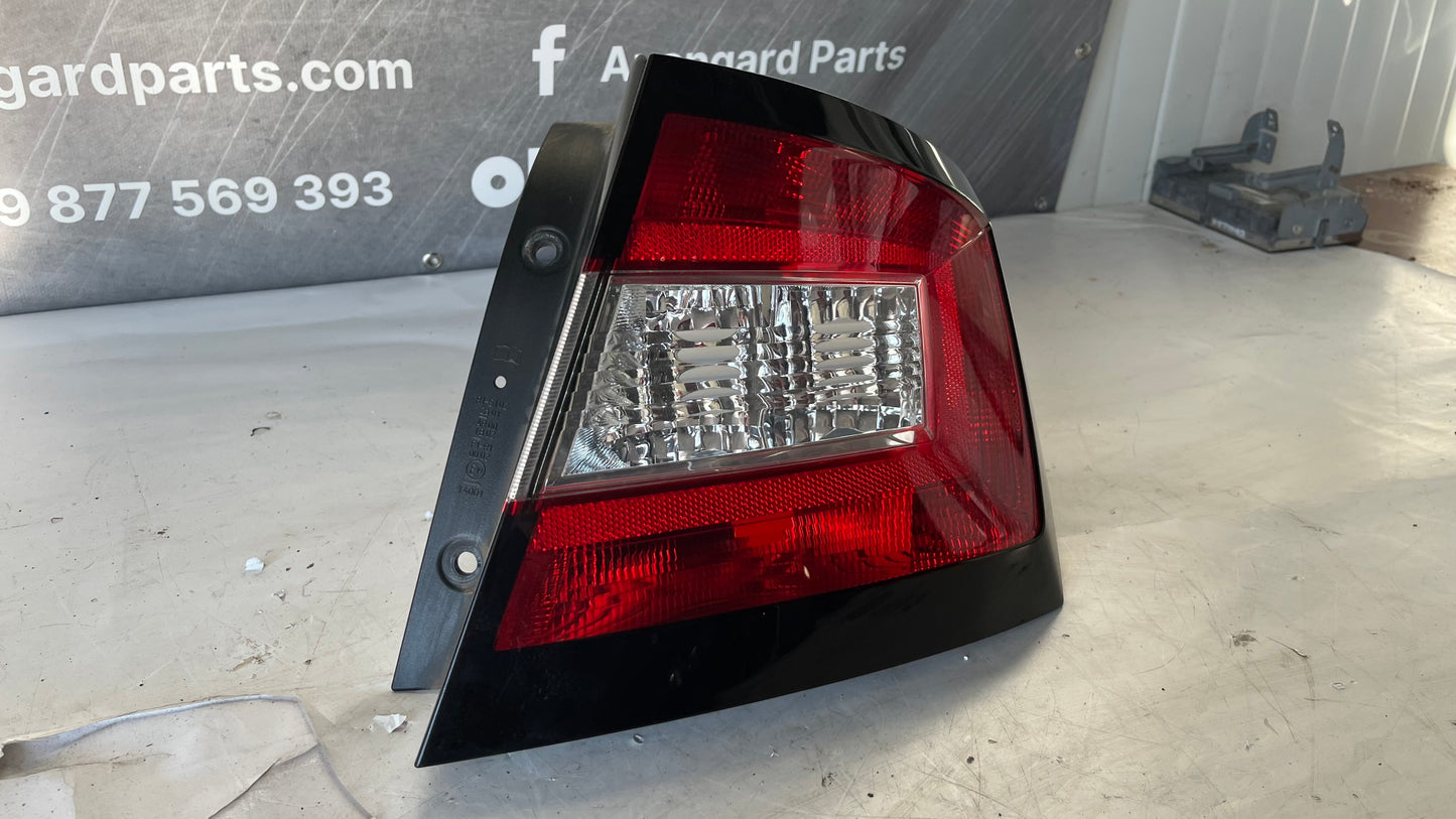 Десен стоп Skoda Fabia 3 2014-2022