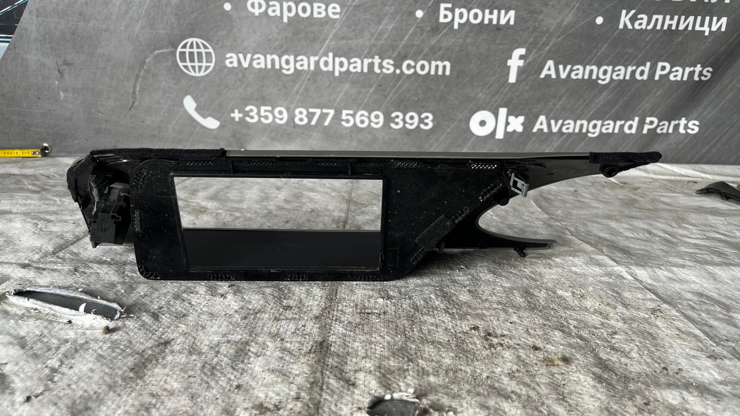 Audi A4 B8 панел дисплей