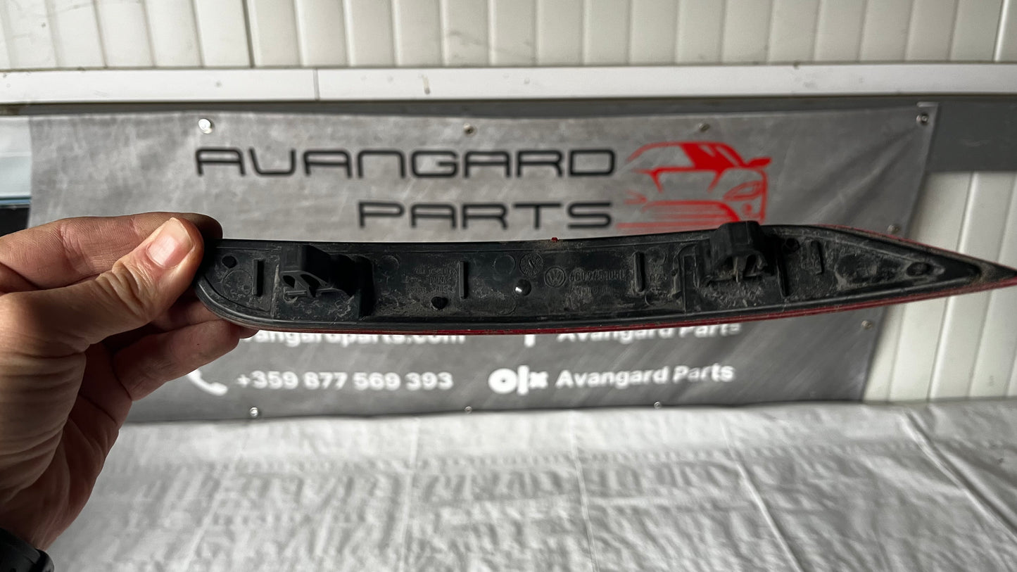 Volkswagen Polo 15- ляв светлоотразител на задна броня