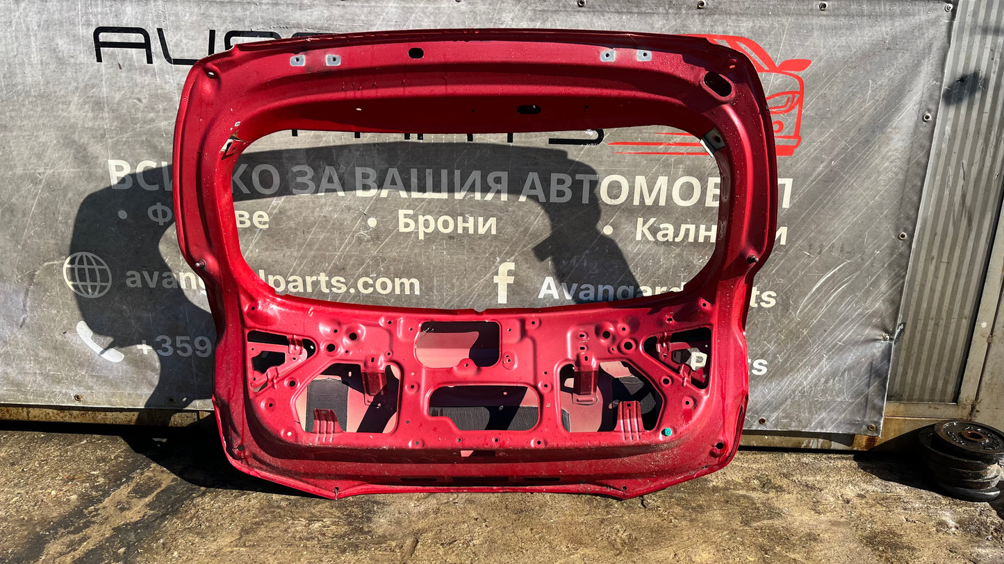 Багажна врата Kia Stonic 2017-