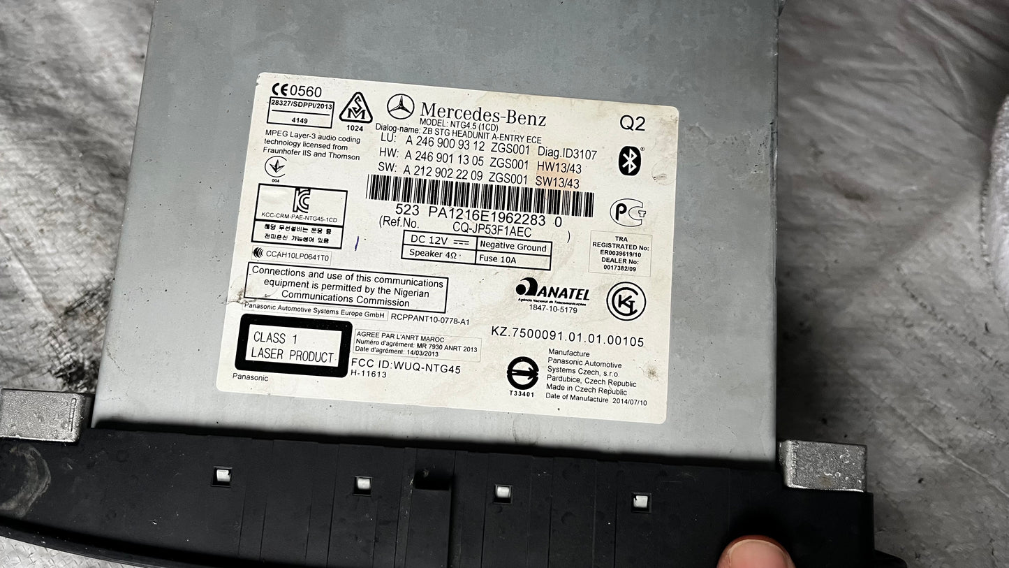 Mercedes B W246 радио и CD