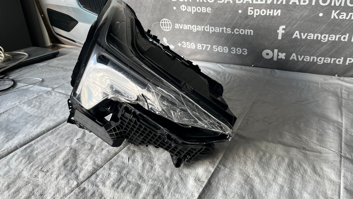 Десен фар Polestar 3 2025-