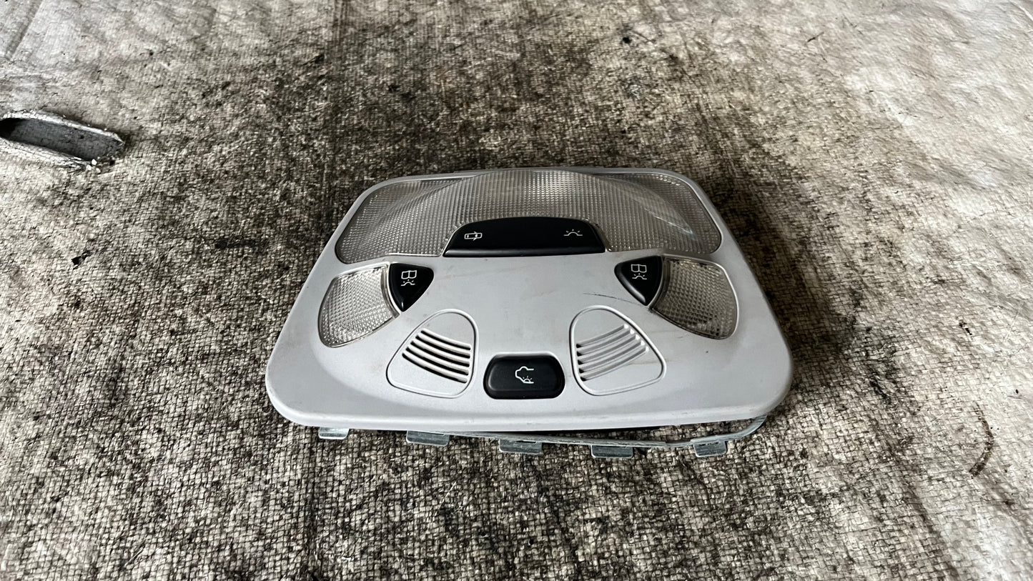 Mercedes C W203 плафон