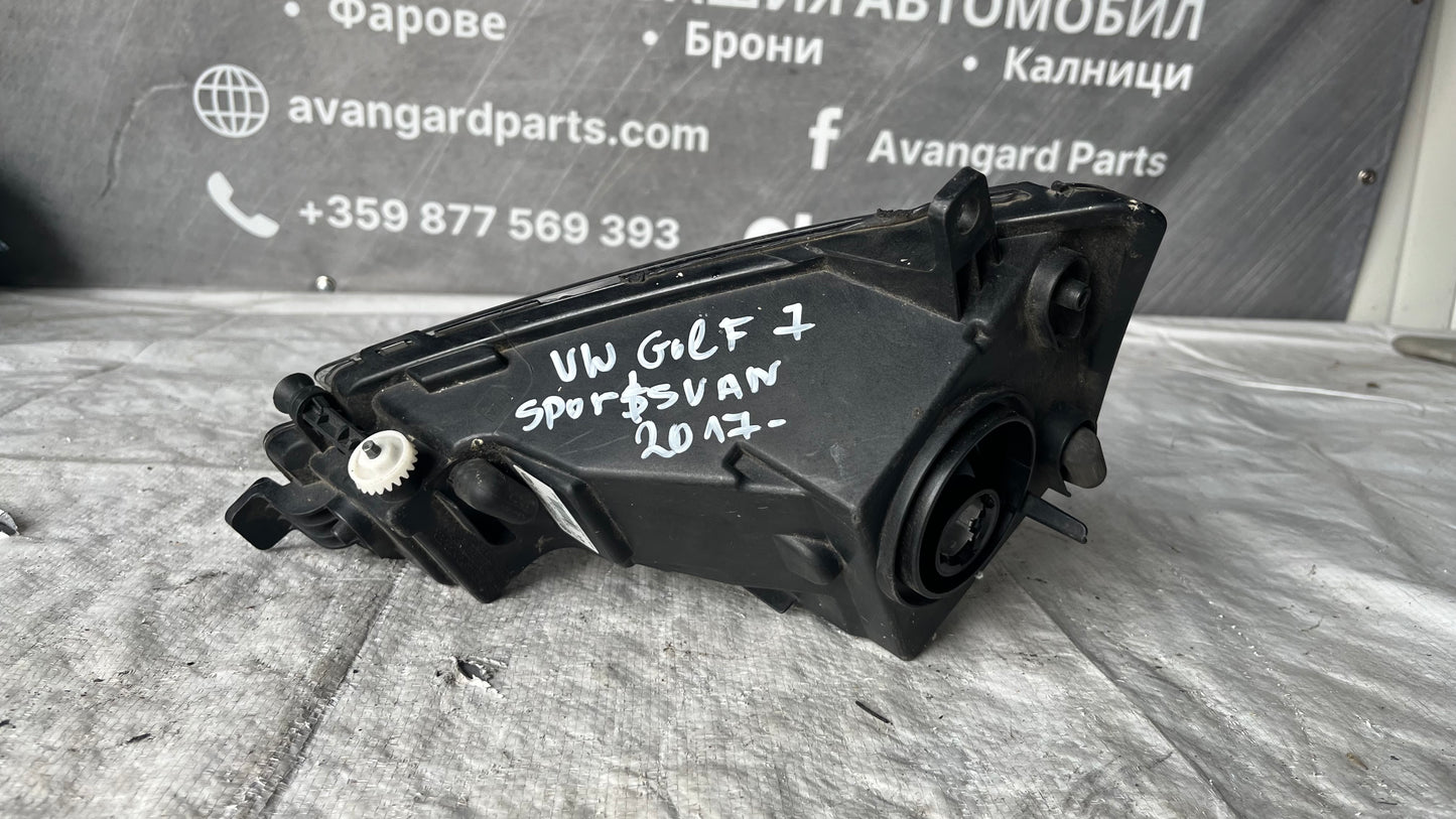Десен халоген Volkswagen Golf 7