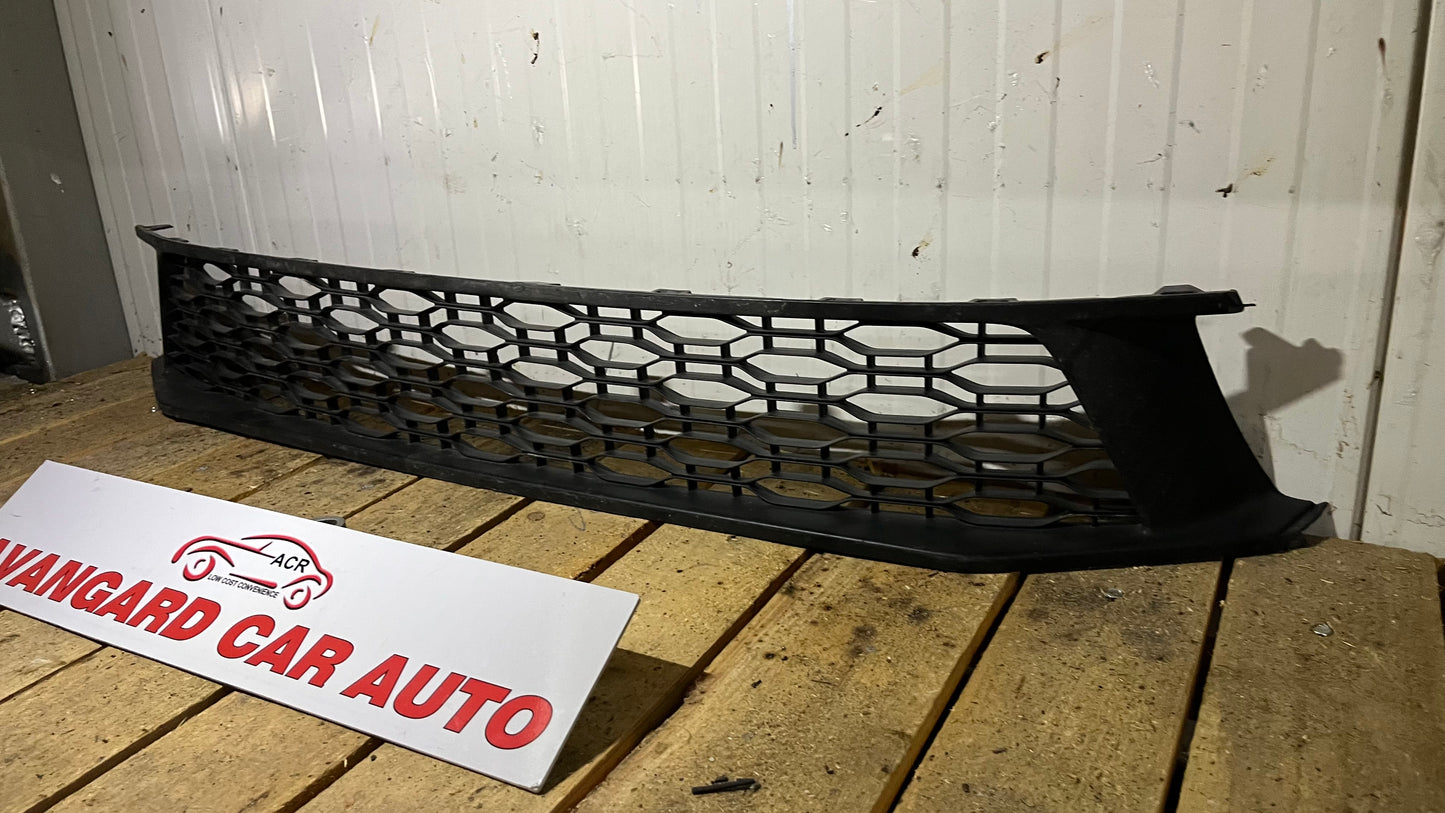Решетка Dacia Sandero 2 2012-