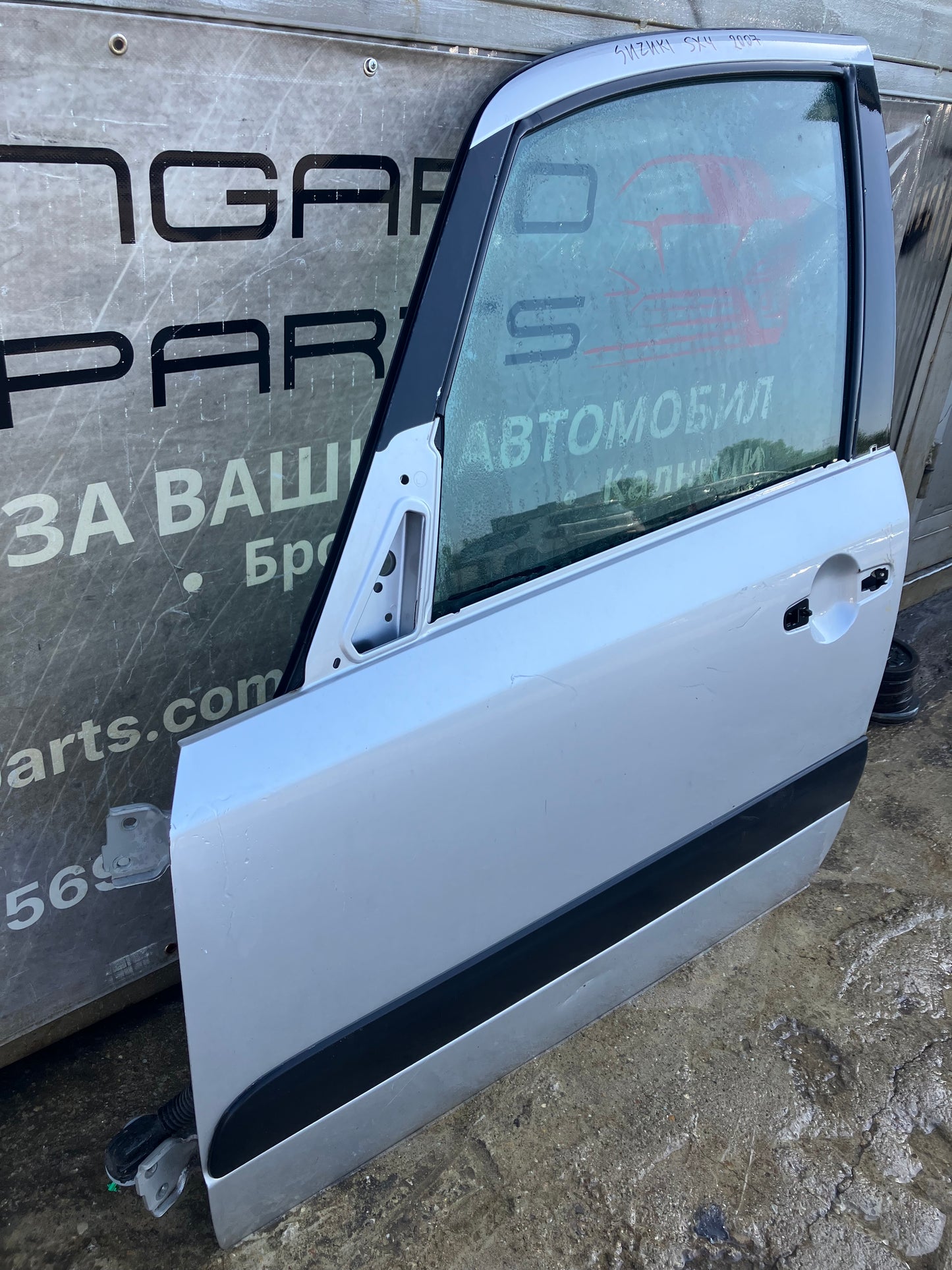 Предна лява врата за Suzuki sx4 2007г.