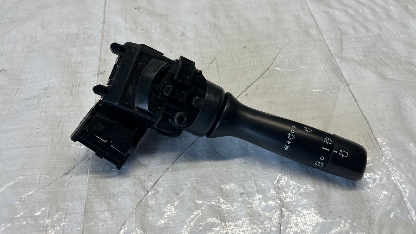 Toyota Yaris лостче за чистачки.