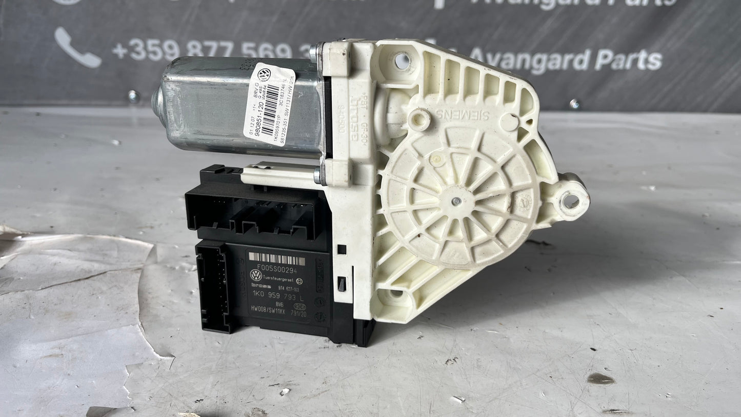 Моторче за преден десен стъклоповдигач VW Passat B6 (2006-2010)