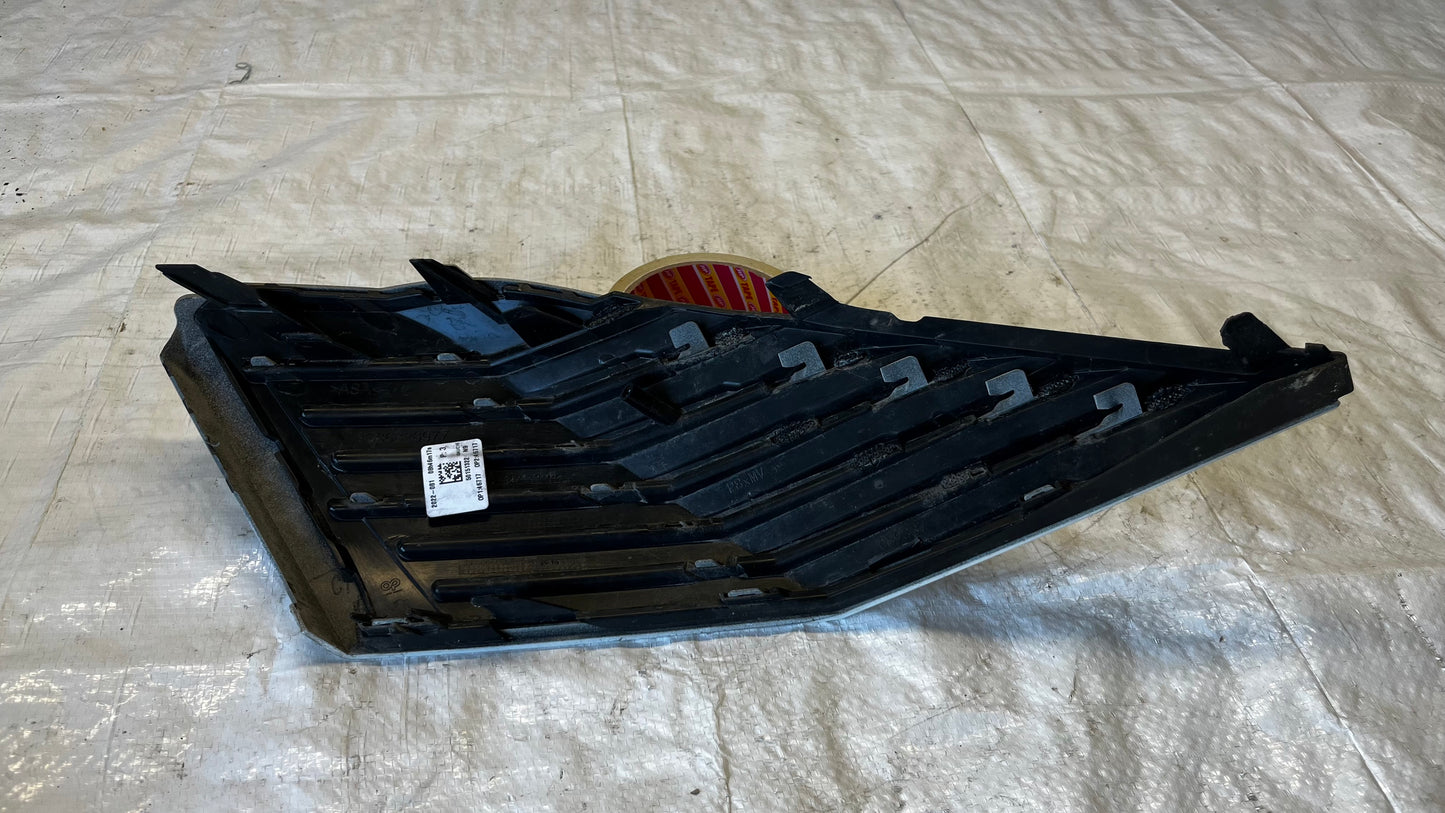 Peugeot 5008 2 лява решетка на предна броня