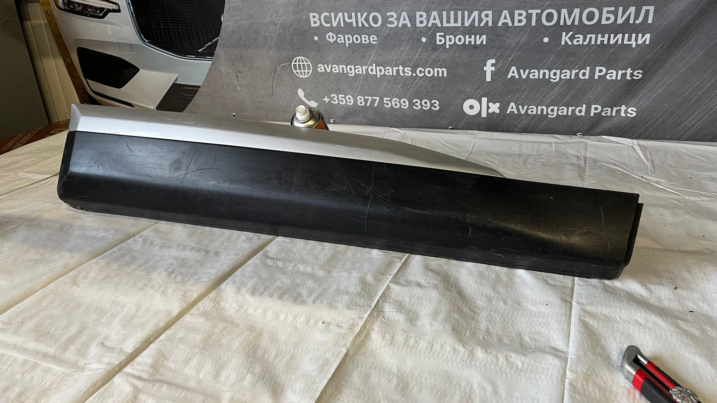 Декоративна лайстна за предна дясна врата Peugeot 2008 2 2019-