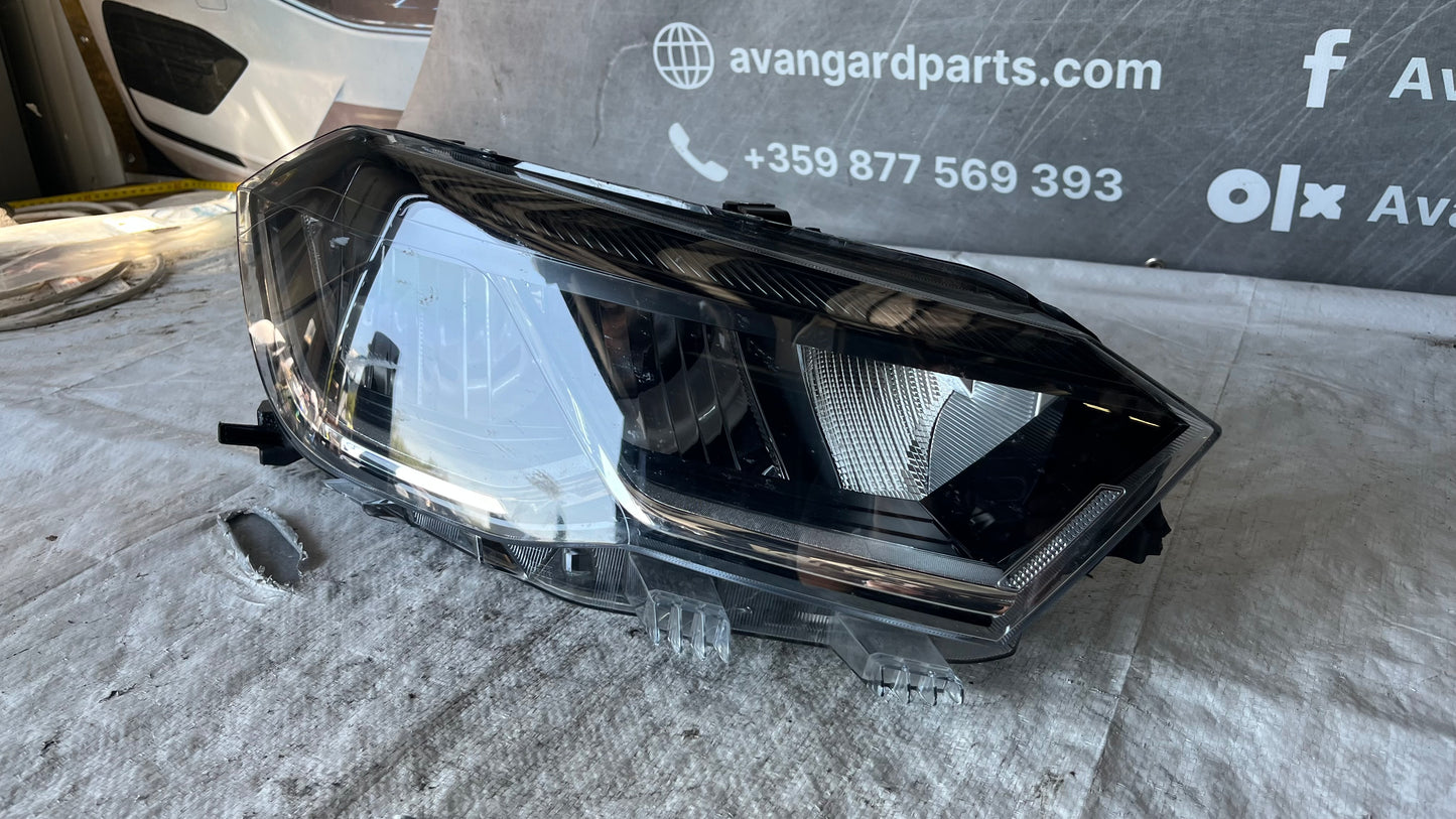 Volkswagen Polo 2G десен фар