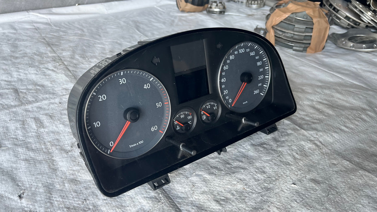 Километраж Volkswagen Touran 1
