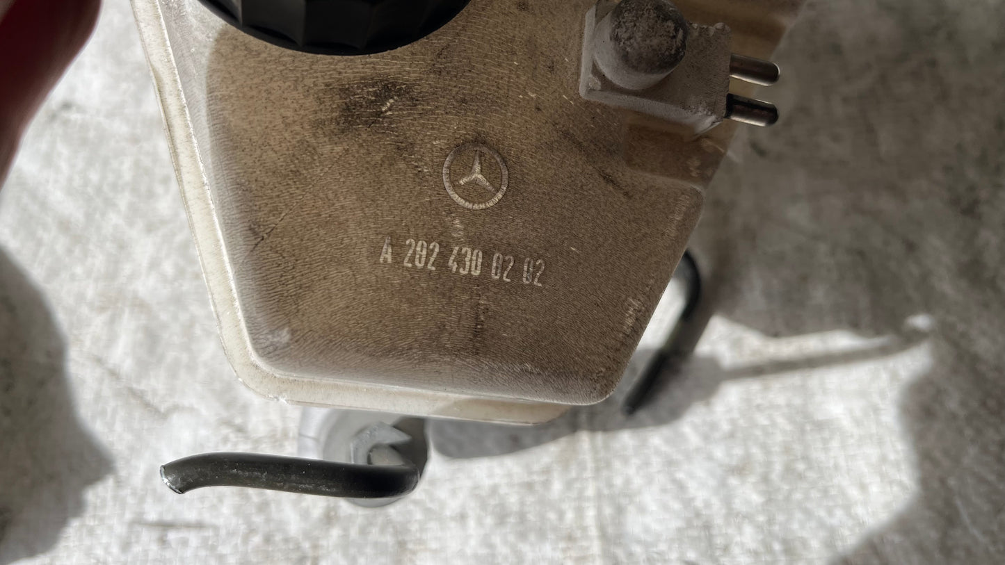 Mercedes E W210 спирачна помпа