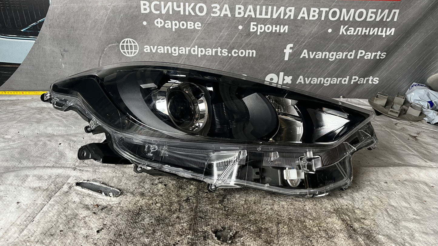 Toyota Yaris 2019- десен фар