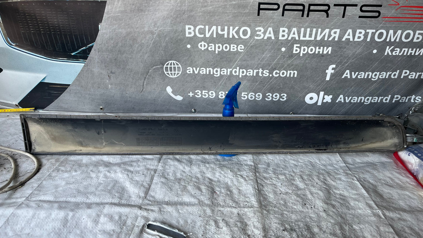 Suzuki SX4 декоративна лайстна на задна лява врата