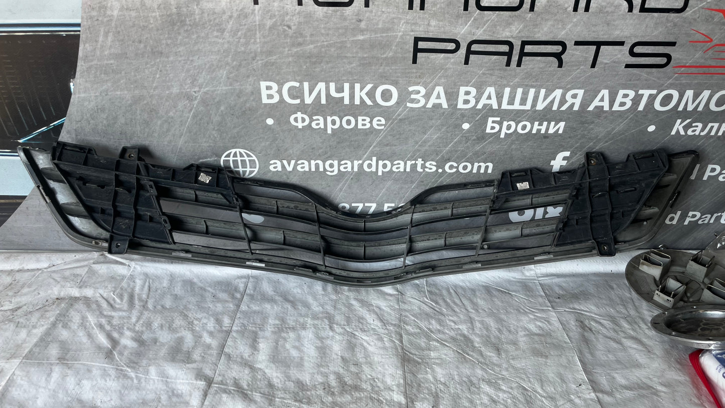 Toyota Verso 3 2009- маска