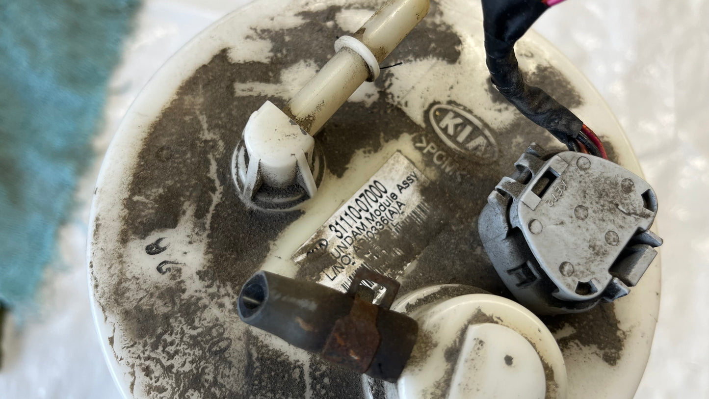 Kia Picanto 1.1 горивна помпа