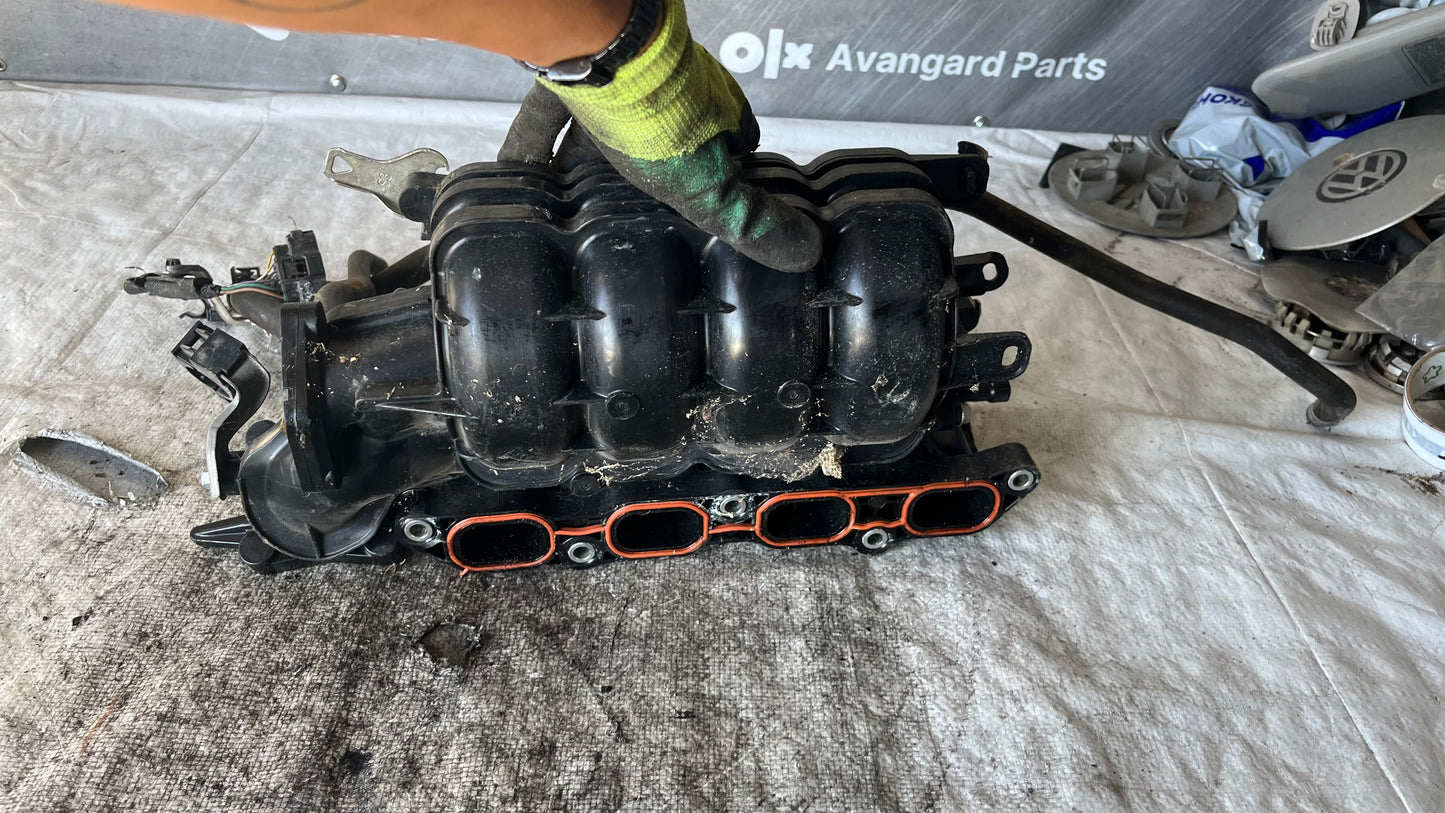 Toyota Yaris 2012- колектор