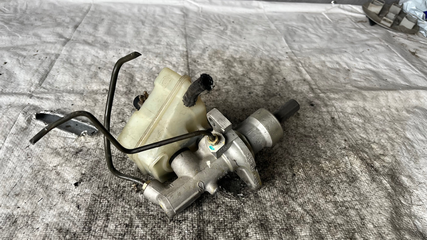 Mercedes C W202 спирачна помпа