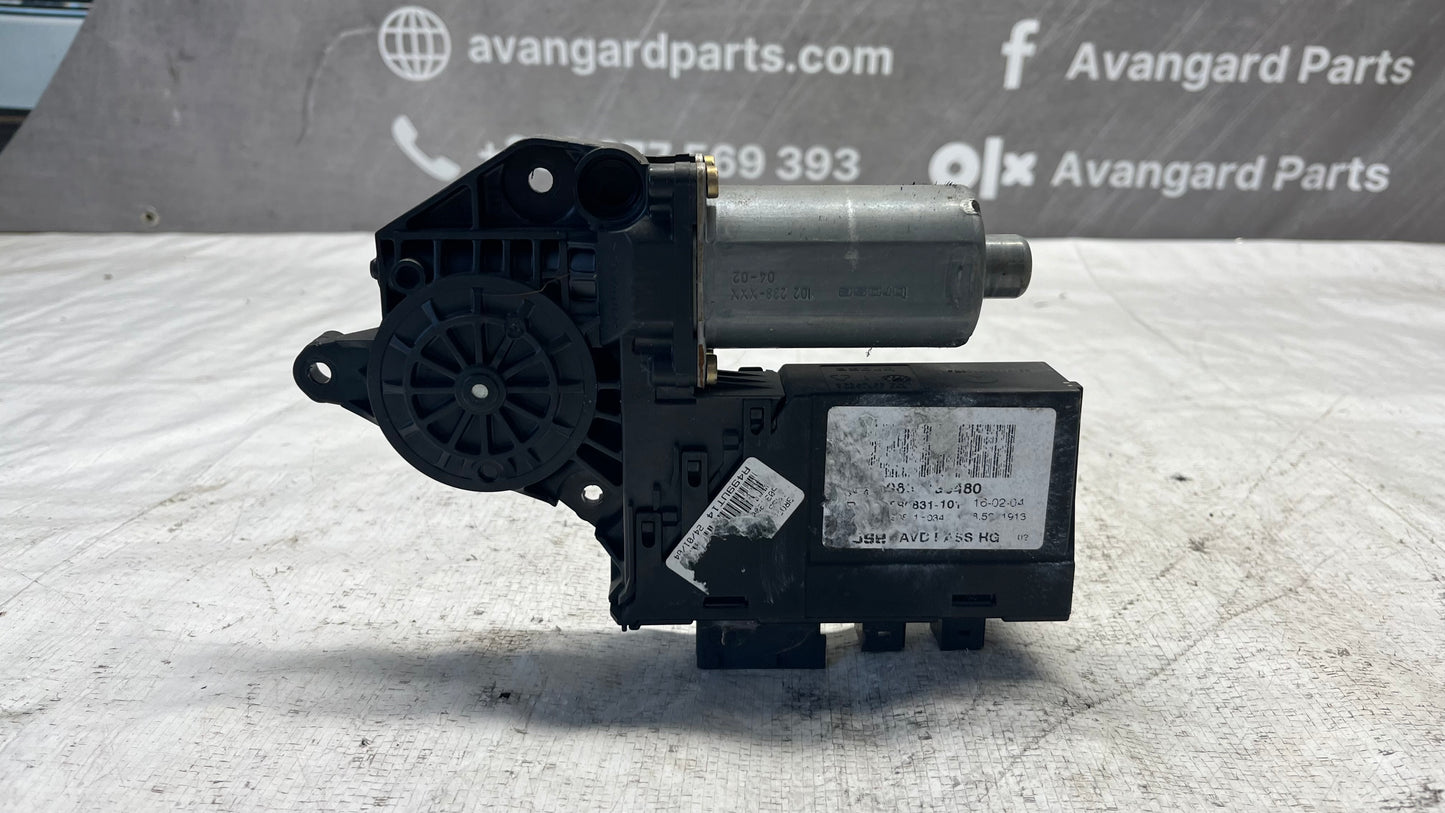 Peugeot 307 2003- моторче за преден десен стъклоповдигач