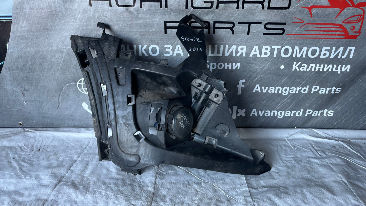 Десен държач и халоген Renault Scenic 3