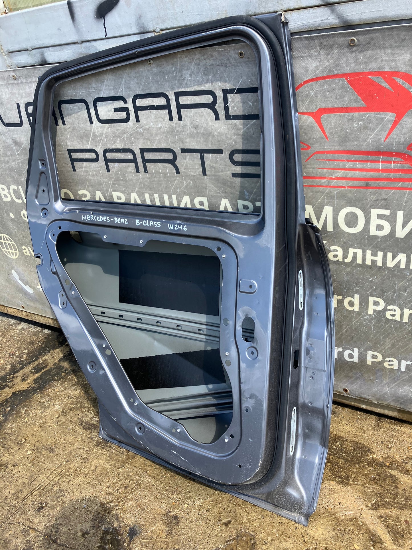 Задна лява врата за Mercedes-Benz B-class w246