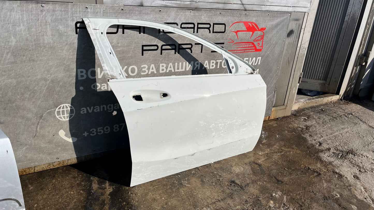 Предна дясна врата Mercedes A W176 (2012-2018)