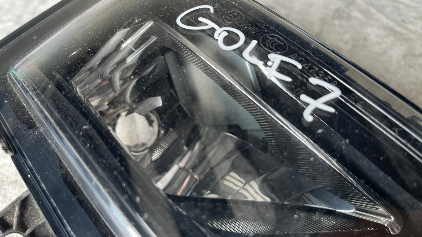 Десен халоген Volkswagen Golf 7