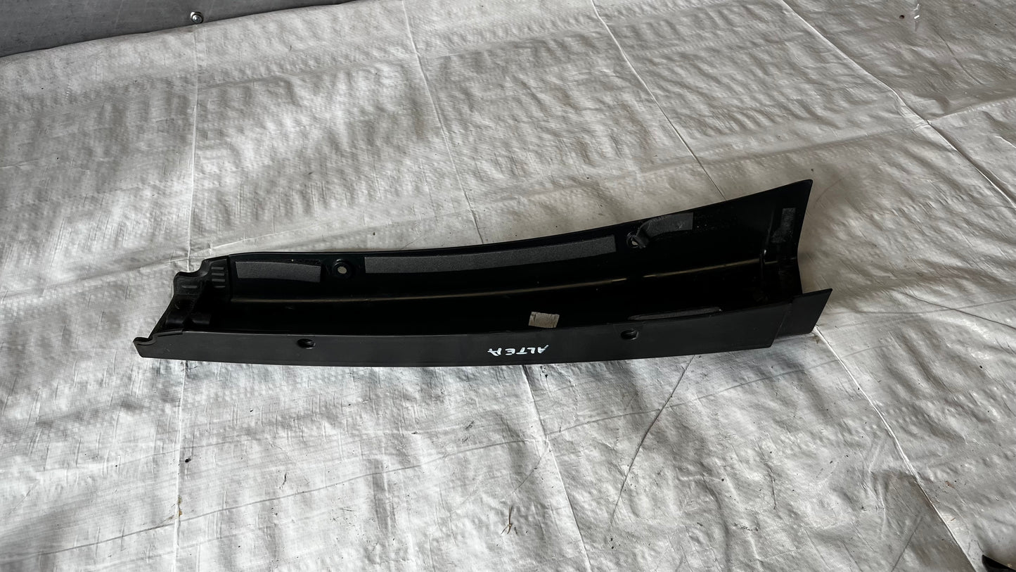 Seat Altea лайстна лява колона