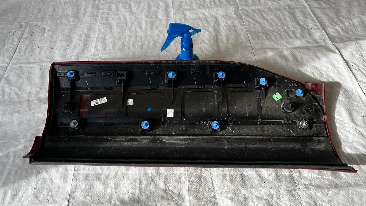 Opel Grandland X 16- декоративна лайстна на задна лява врата