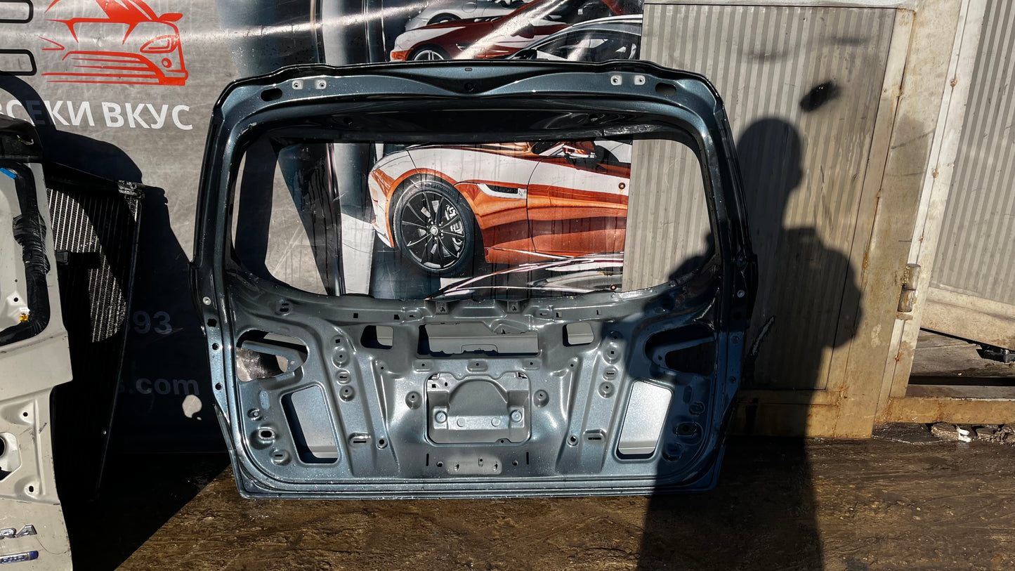 Seat Arona 16- багажна врата