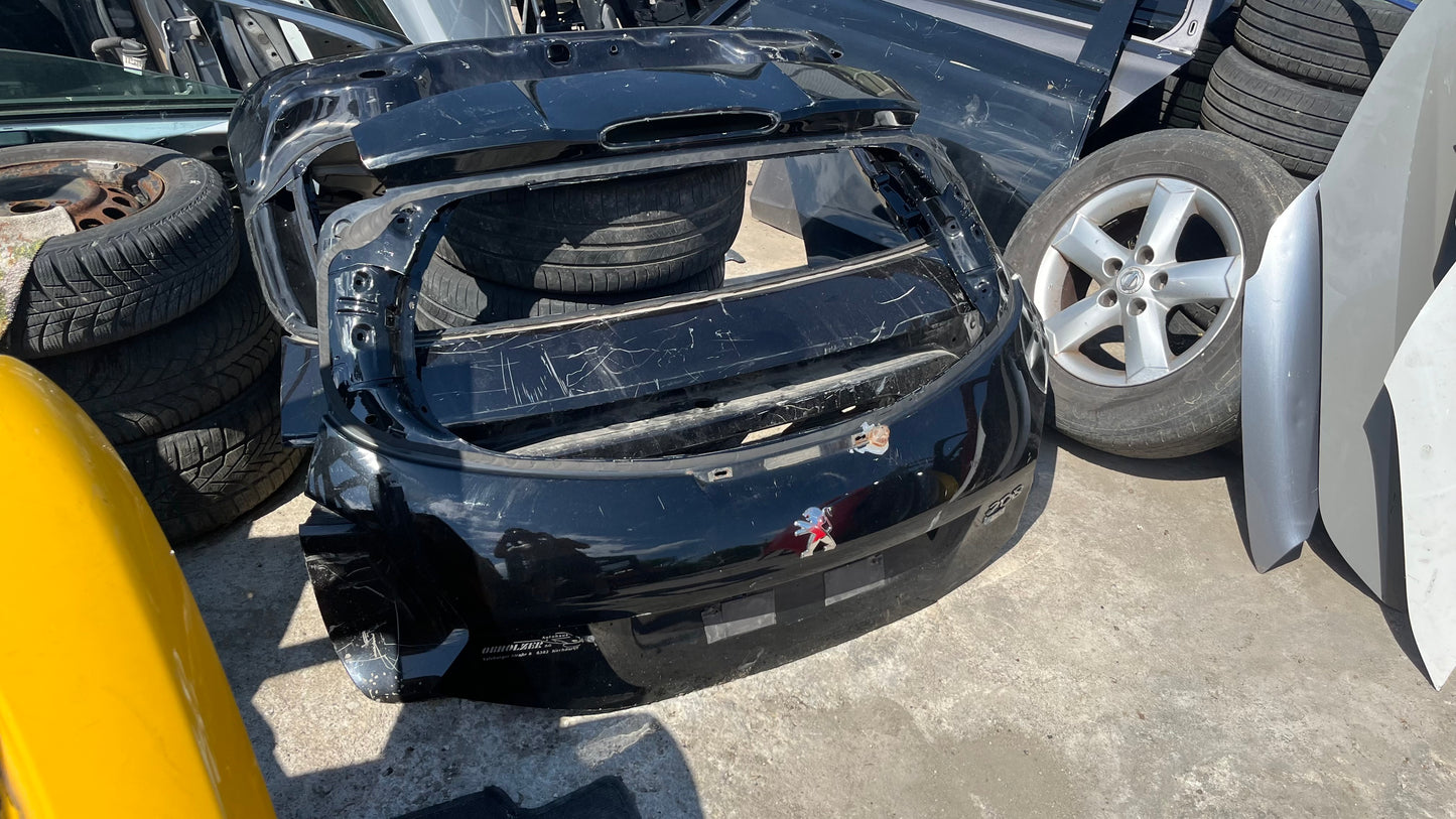 Багажна врата Peugeot 208