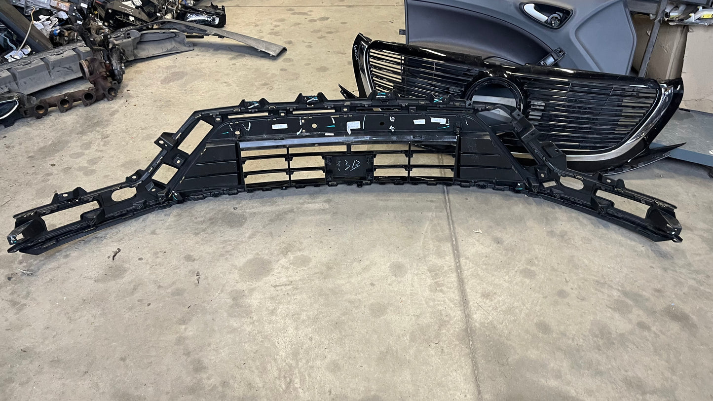 Polestar 4 предна решетка