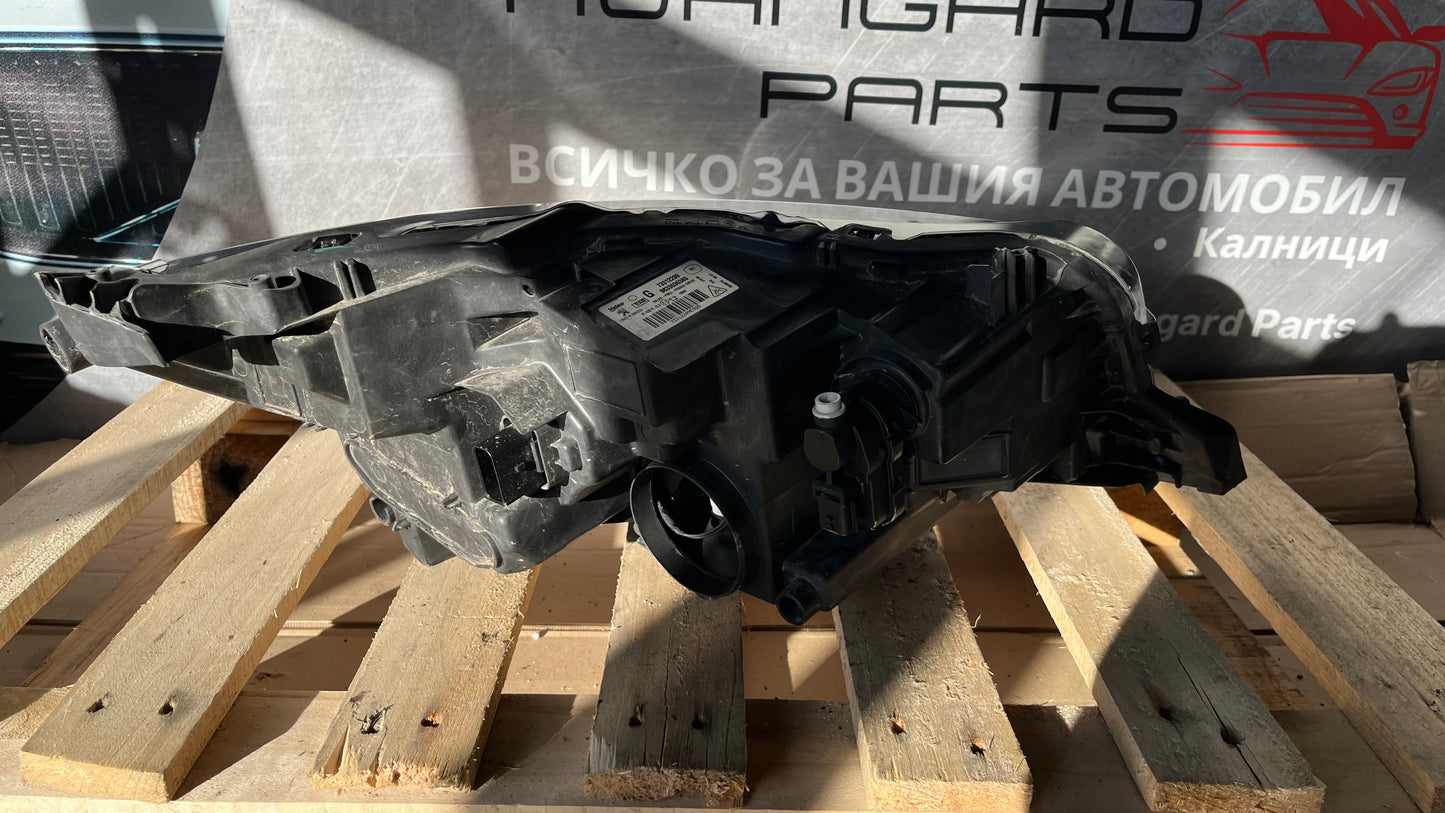 Ляв фар Peugeot 208 2 2019-