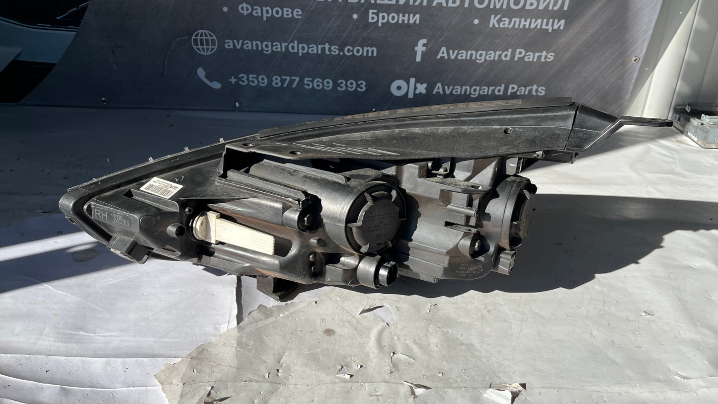 Десен фар Hyundai i30 (2008-2012)